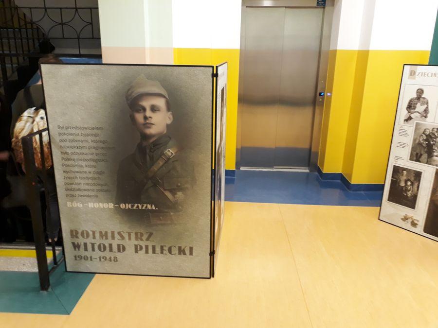 Wystawa warszawskiego IPN w gryfińskiej szkole