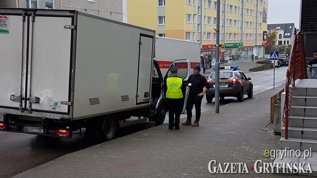 Przywiózł kebaby, wpadł w sidła straży miejskiej