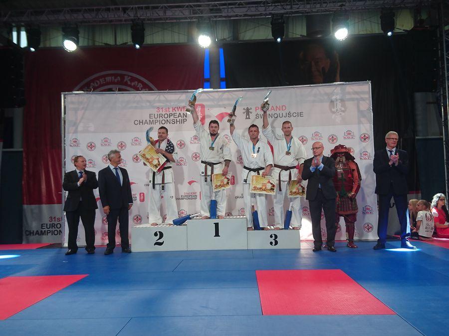 Policjant z naszego powiatu zdobył medal w karate