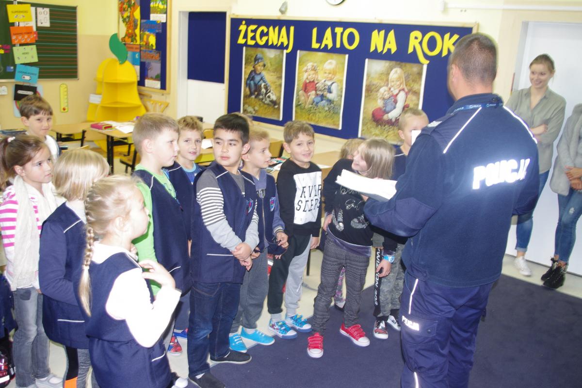 Gryfińscy policjanci w odwiedzinach u pierwszaków