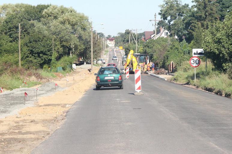 Trwa remont ul. Armii Krajowej [GALERIA]