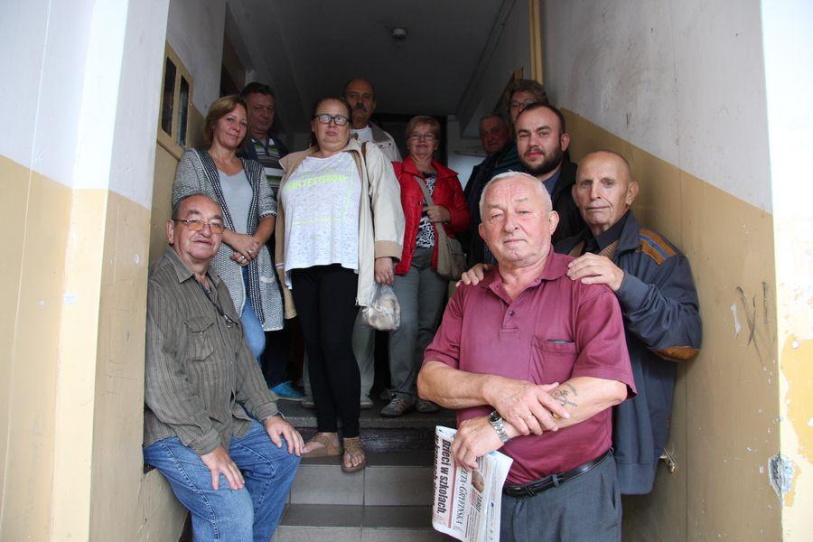 Starsze osoby uwięzione były w domach. Mieszkańcy mają dość awarii wind