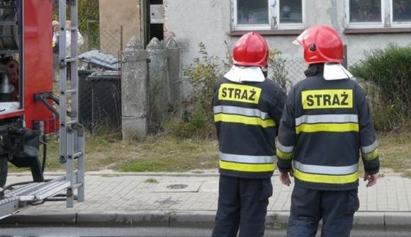 Trawy i zboża płonęły, a drzewa leżały na drogach