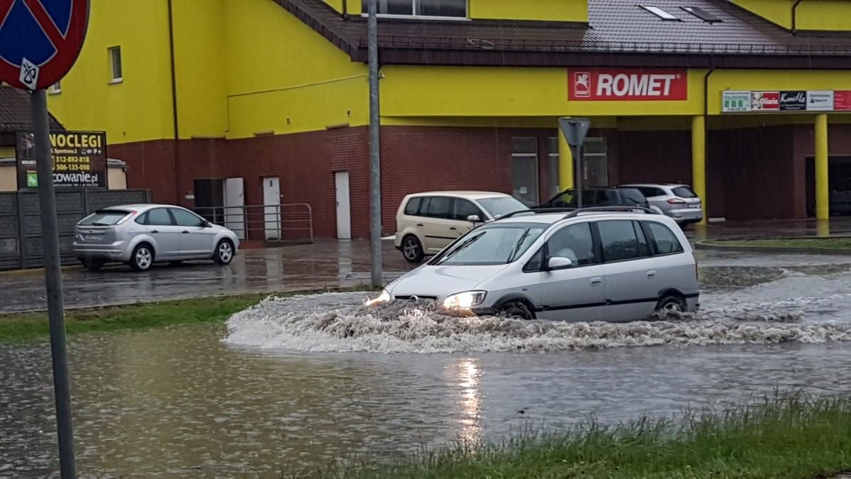 Gryfino tonie! Filmy i zdjęcia z zalanej Łużyckiej i Sportowej
