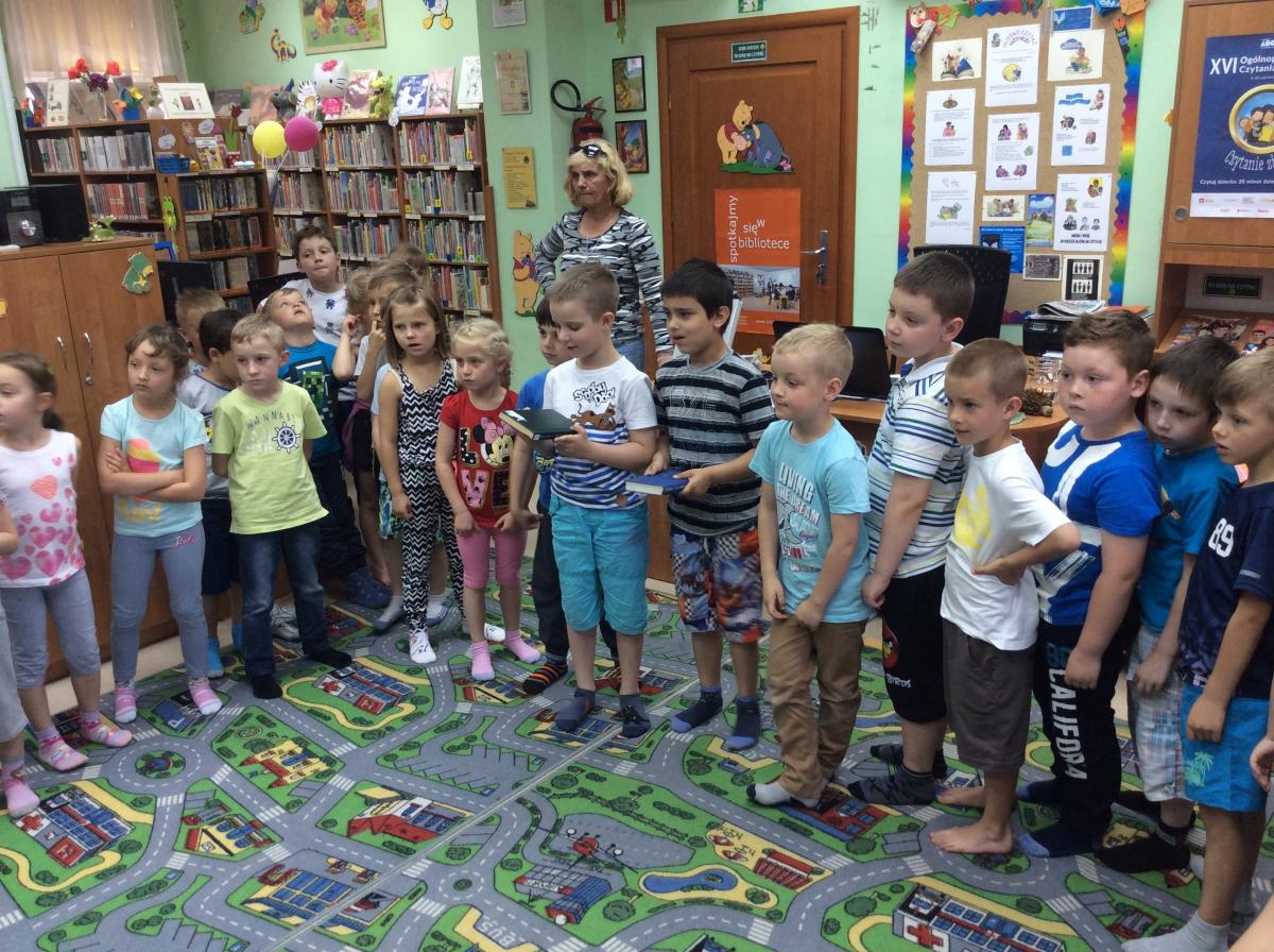 Reksio, Miś Uszatek, Dzieci z Bullerbyn i inni... obchodzili urodziny w gryfińskiej bibliotece