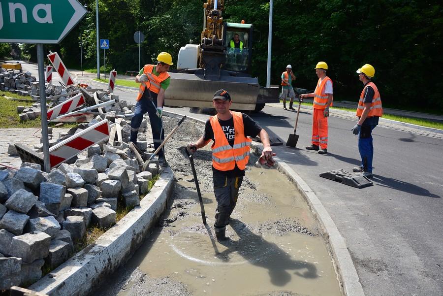 Remontem uderzyli w rondo im. ks. Jana Palicy. Tuż przed wielkimi uroczystościami