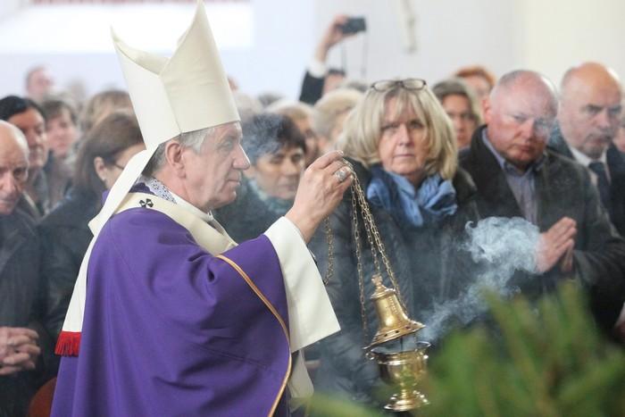 Pogrzeb ks. Kozłowskiego. Pierwsza fotorelacja z kościoła [GALERIA - 164 zdjęcia]