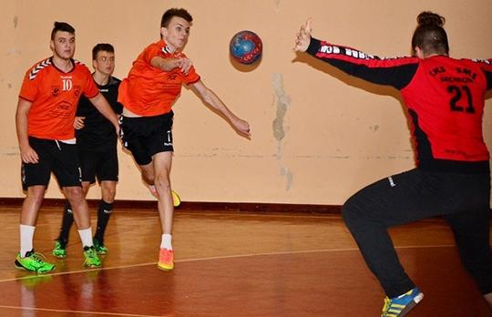 Juniorzy przegrali z CKS [foto]