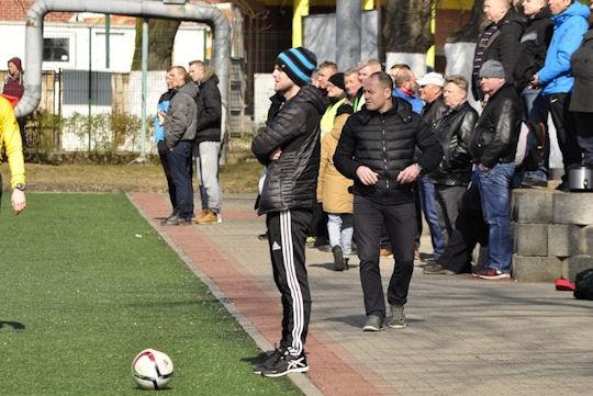 Błękit goni Odrzankę. Grot wygrywa 4:0