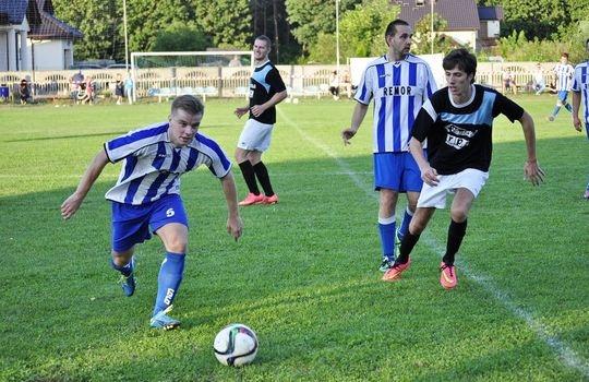 Pięć goli w meczu Błękitu [FOTO]