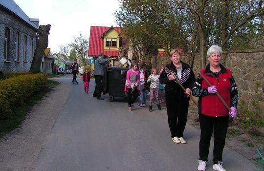 W Wełtyniu bawili się i sprzątali