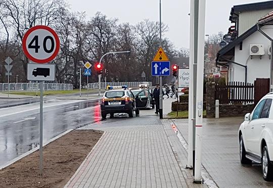 Mają parking, a i tak źle parkują [video]