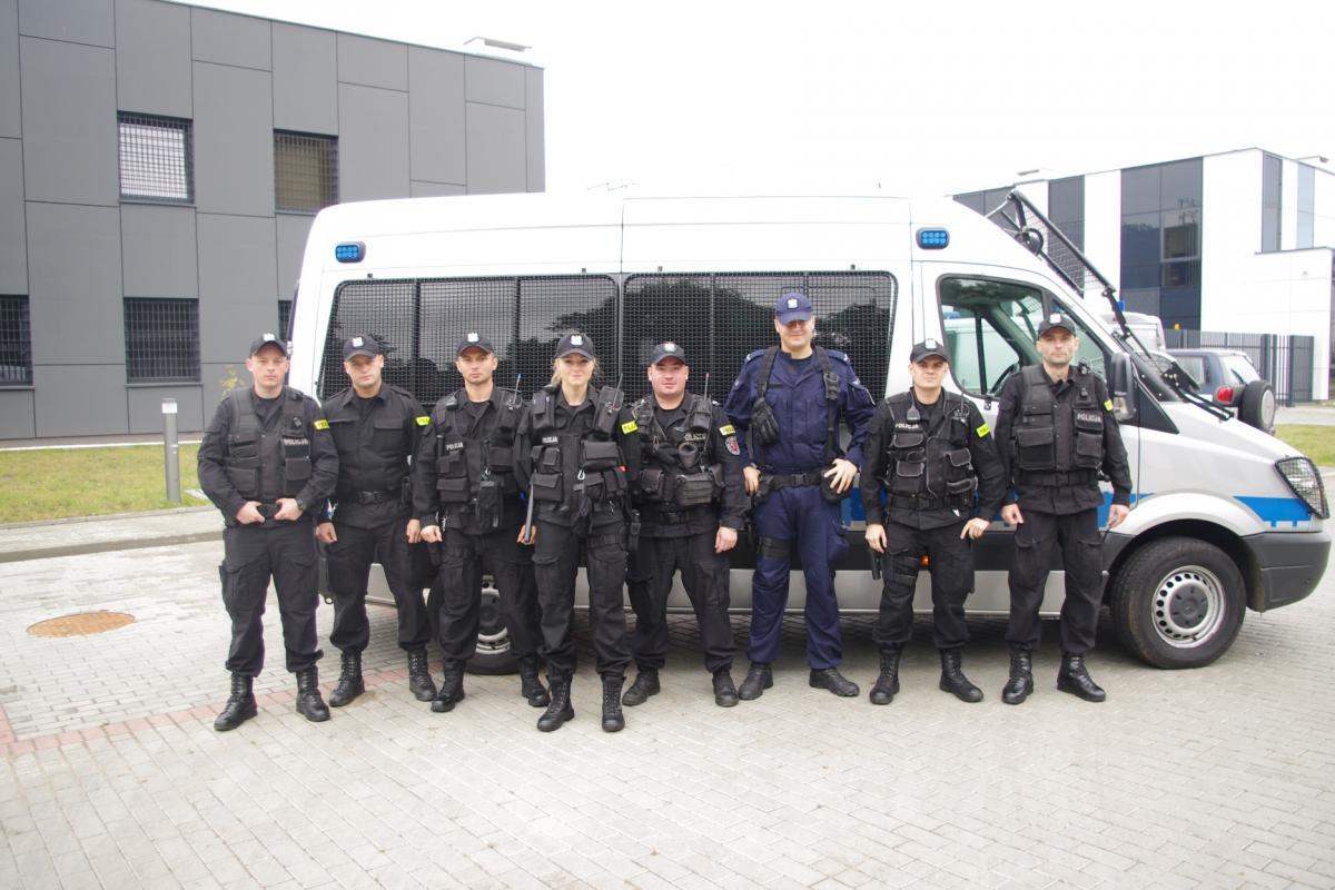 Młodzi policjanci wyszli na ulice