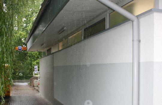 Strumień leciał prosto na przechodniów