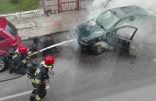 Na Szczecińskiej płonie auto!