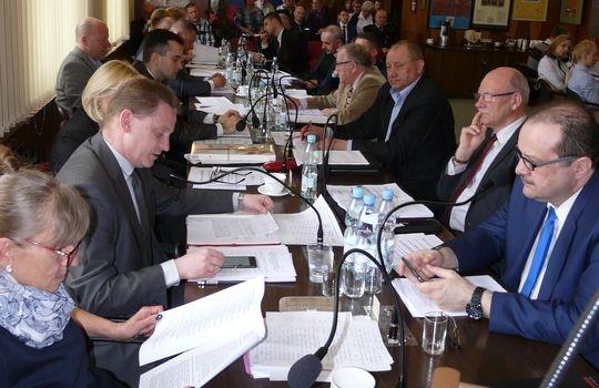 Sesja wyjątkowo w środę