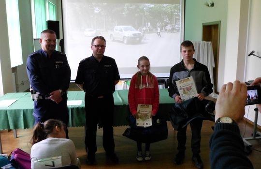 Policja edukuje i nagradza