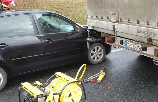 Wjechał w tył samochodu dostawczego