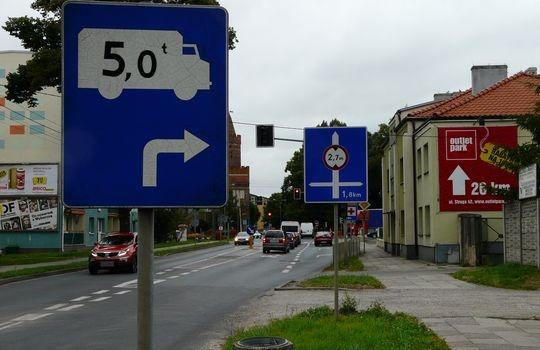 Ciężarówki wjeżdżają w miasto