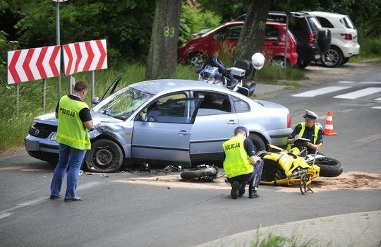 Samochód zderzył się z motocyklem