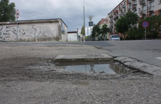 Dziura w centrum miasta