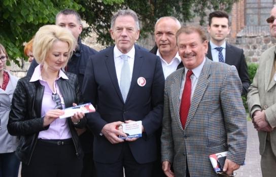 Rosati wspiera Komorowskiego