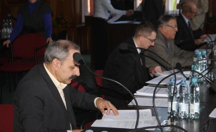 Sesja ze szkołą muzyczną w tle
