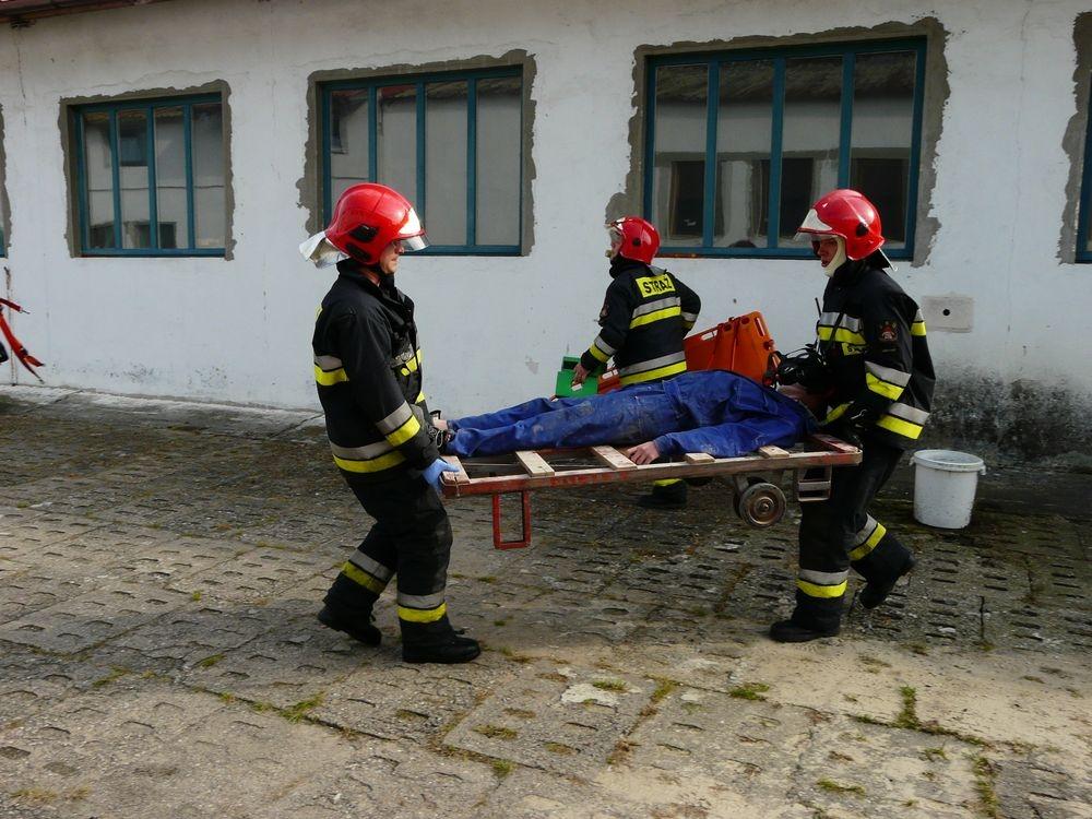 Ćwiczenia przeciwpożarowe w stolarni