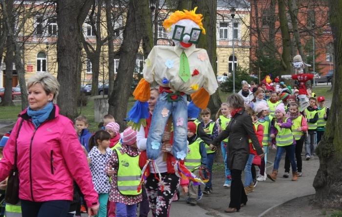 Wyganiają zimę i witają wiosnę