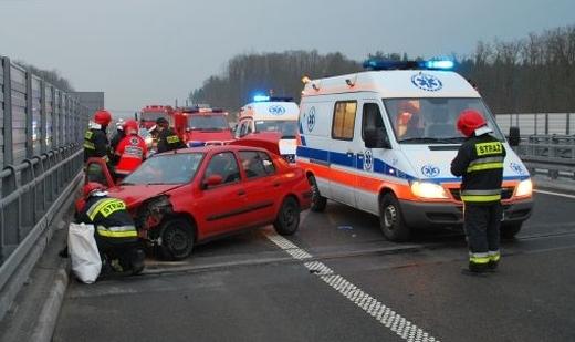 Wypadek na drodze S3. Dwie osoby w szpitalu