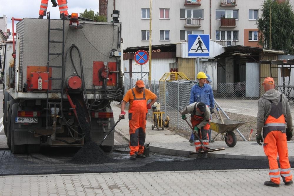 Strabag remontuje drogę na nabrzeże