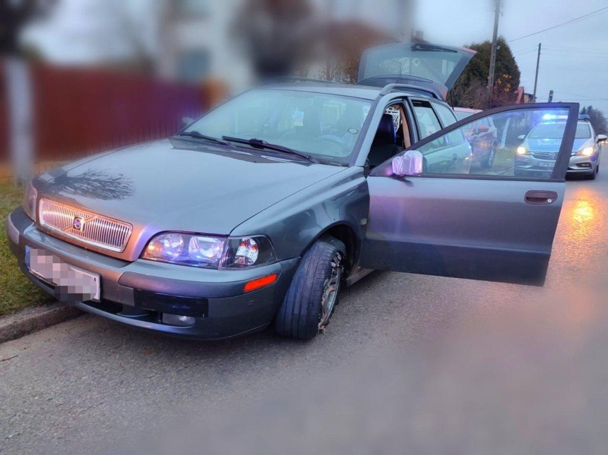Jechał nietrzeźwy Volvo. Myślał, że mu wolno