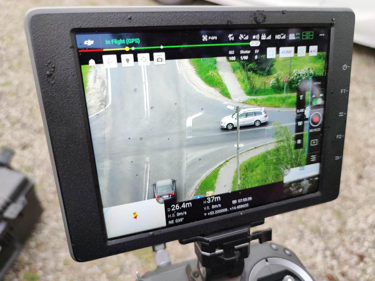 Dron wychwycił 13 wykroczeń w 3 godziny [GALERIA]