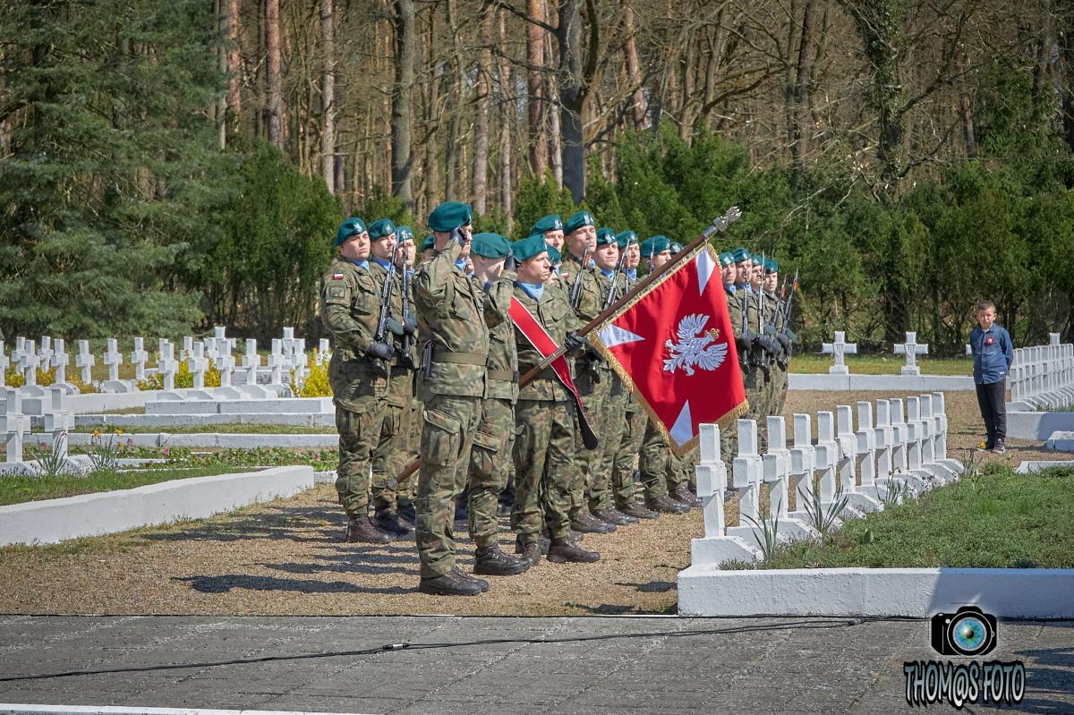 Upamiętnili żołnierzy, którzy przeprawiali się przez Odrę [GALERIA]