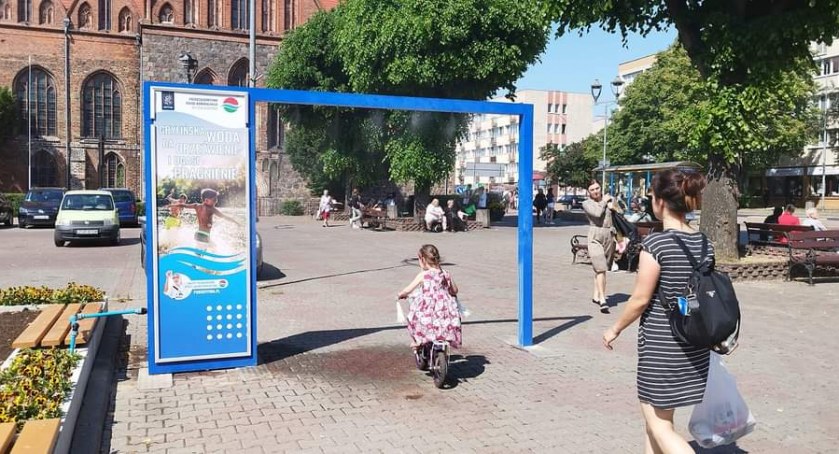 Potrzebujesz ochłody? Wejdź pod wodne kurtyny