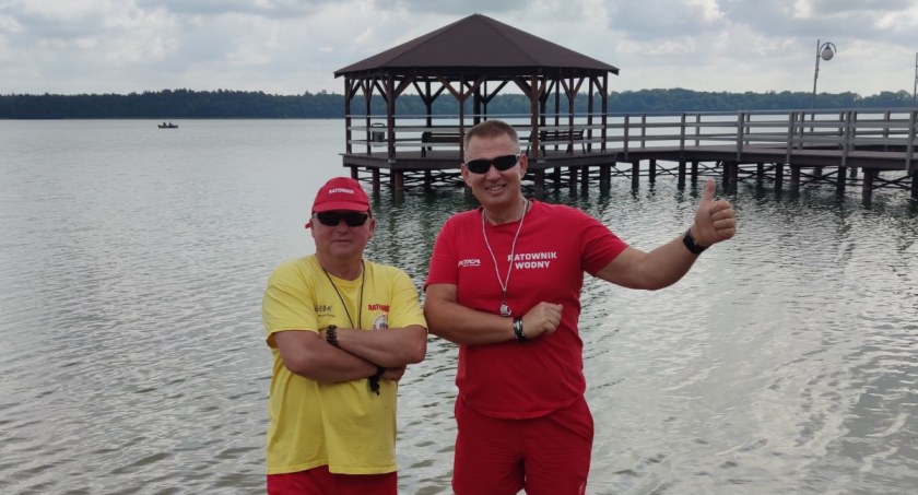 To oni strzegą plaży podczas wakacji