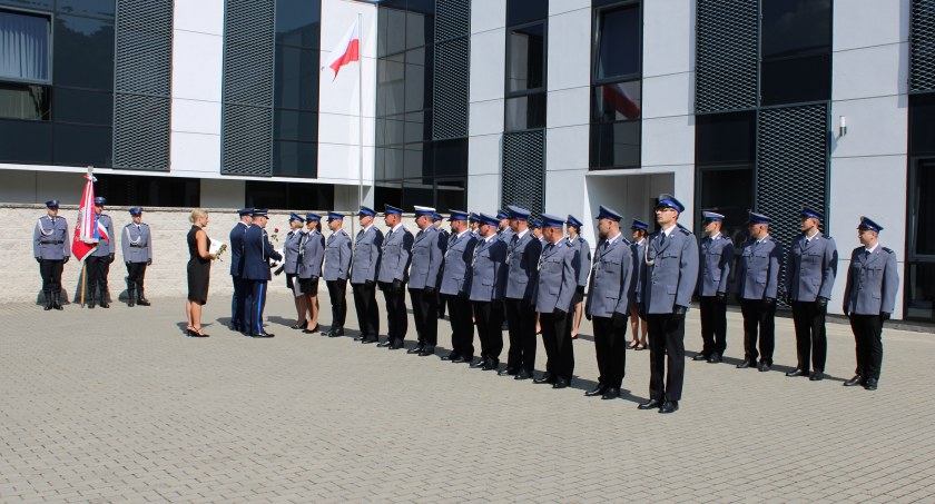 Policja świętowała i awanse rozdawała 