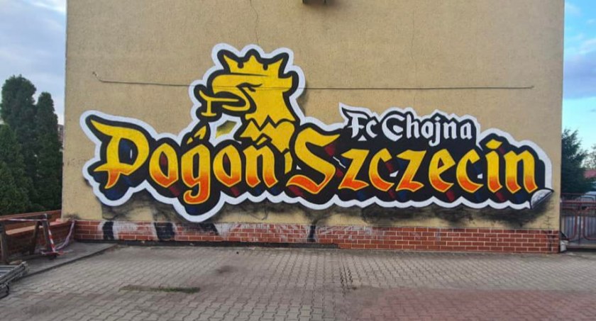 Pogoń zaczyna dziś sezon, a FC Chojna prezentuje nowe graffiti