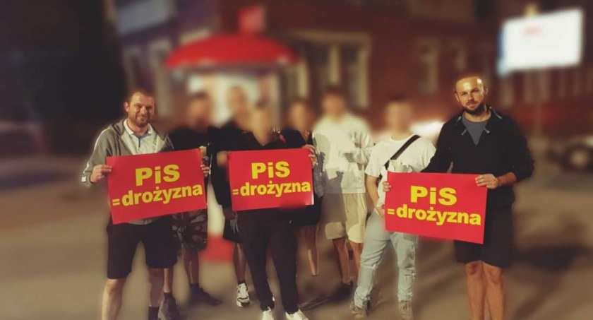 Trwa gryfińska wojna plakatowa
