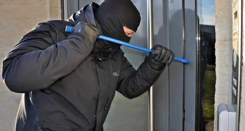 Kolejne włamanie na terenie gminy. Złodziej ukradł butle z gazem