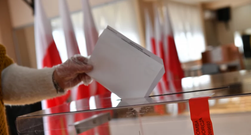Frekwencja na godzinę 17.00. Tylko w gminach Banie i Cedynia nie ma 50%