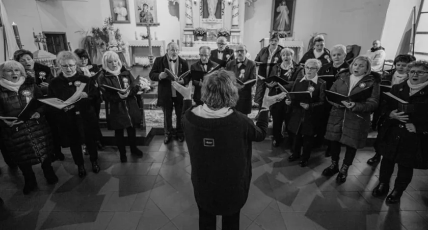 Chór Res Musica w patriotycznej trasie