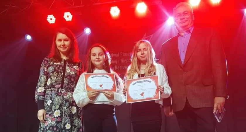 Maja i Weronika zaśpiewają w Krakowie podczas Ogólnopolskiego Festiwalu Piosenki Niezłomnej i Niepodległej 