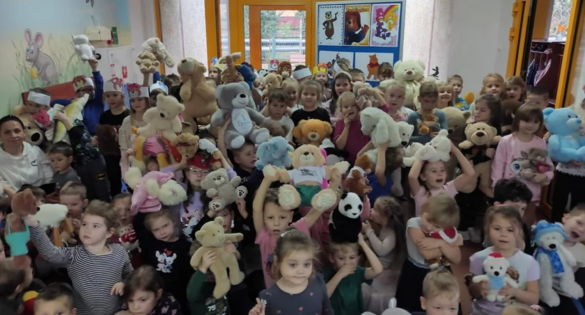 Przedszkolaki z Calineczki świętowały Światowy Dzień Pluszowego Misia [GALERIA]