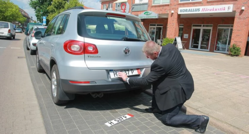 Policja zatrzymała go przed godz. 7.00. Był wczorajszy a jego auto miało fałszywe tablice