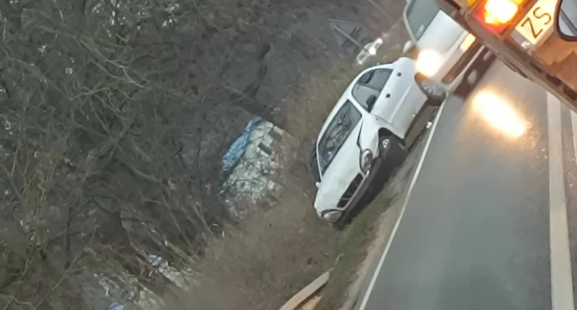 Pijany kierowca spowodował wypadek na Pomorskiej i uciekł z miejsca zdarzenia 