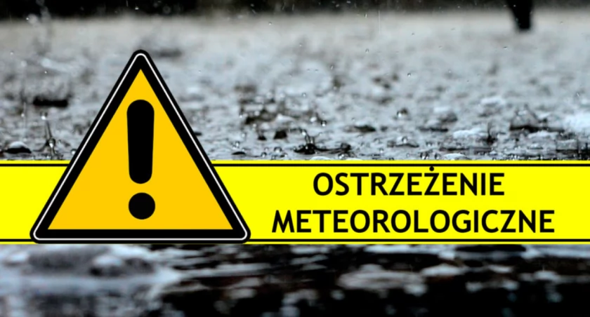 Mocno nieświąteczna pogoda. Wieje, pada. Jest ostrzeżenie