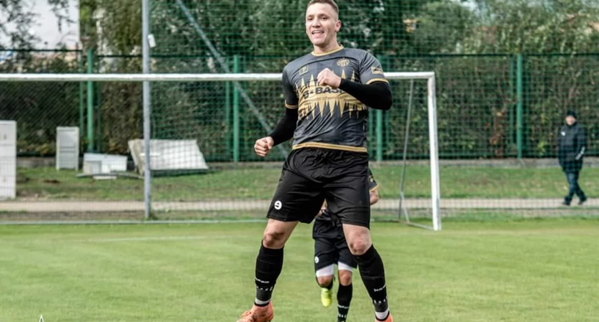 Pierwszy transfer w okręgówce 