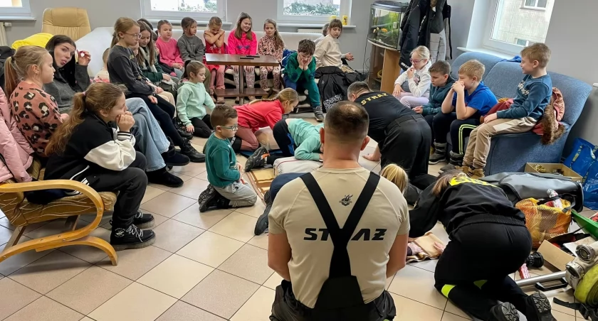 Strażacy pokazali dzieciom, jak wygląda ich dzień pracy [GALERIA]