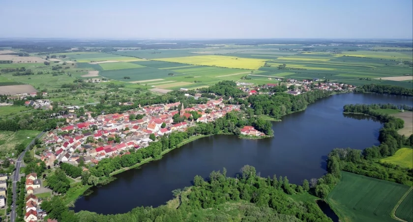   Liczba mieszkańców tej gminy z roku na rok sukcesywnie maleje